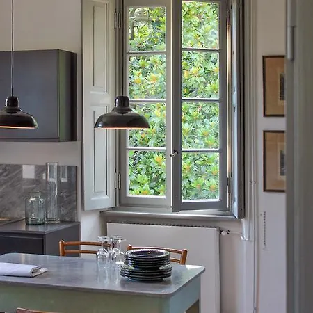 Elegant In With Terrace And Lake View