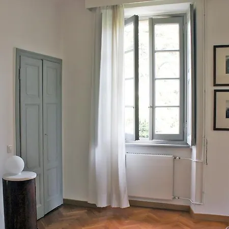 Elegant In With Terrace And Lake View *
