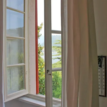 Elegant In With Terrace And Lake View Lägenhet Cernobbio